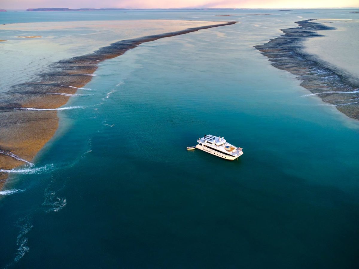 Montgomery Reef with The Great Escape